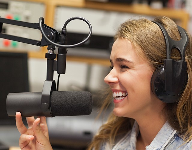 podcast-entreprise-enregistrement comedienne-enregistrement-voix-son-audiovisuel